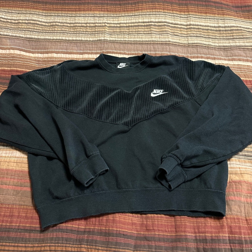 Nike Sportswear NSW Velvet V-Stripe Club Crewneck NWT